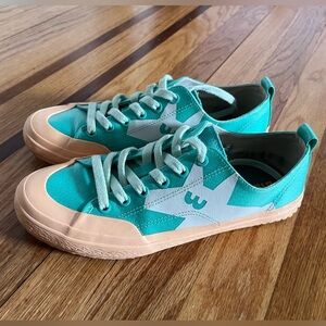 Bimba Y Lola Designer Canvas Teal Shoes size 7.5M / 9W